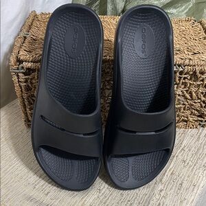OOFOS Black Comfort Slides Men’s Sz 8 New!